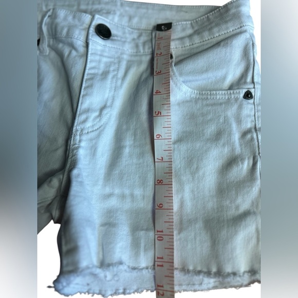 Kut Women's White Denim Cut-Off Shorts‎ Frayed Hem Size 2 Casual - Picture 6 of 11
